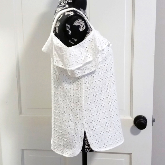 🤍Cremieux🤍 - White Eyelet Cold Shoulder Jane Top - Picture 5 of 12